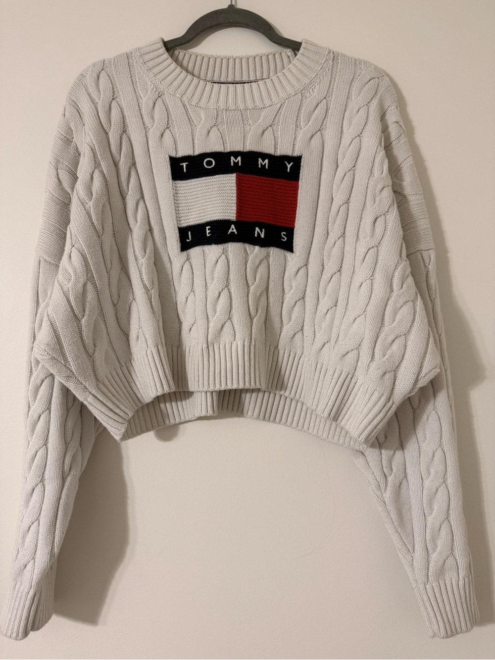 Vintage Tommy Hilfiger Women's Cream Cable-Knit Crewneck Sweater